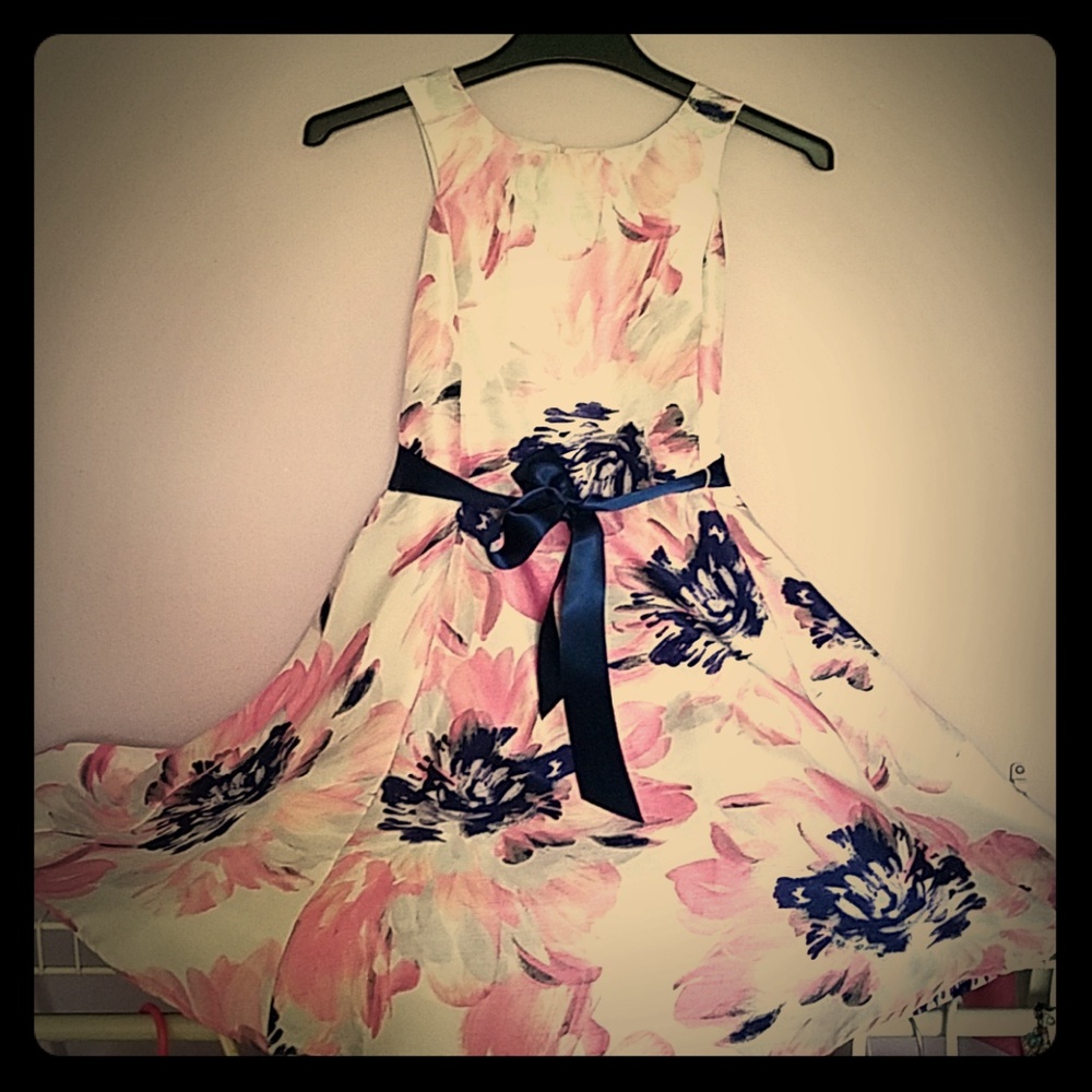 Little girls party dress